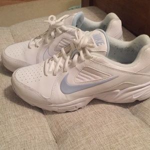 Nike View 111 Tennis shoes size 6.5